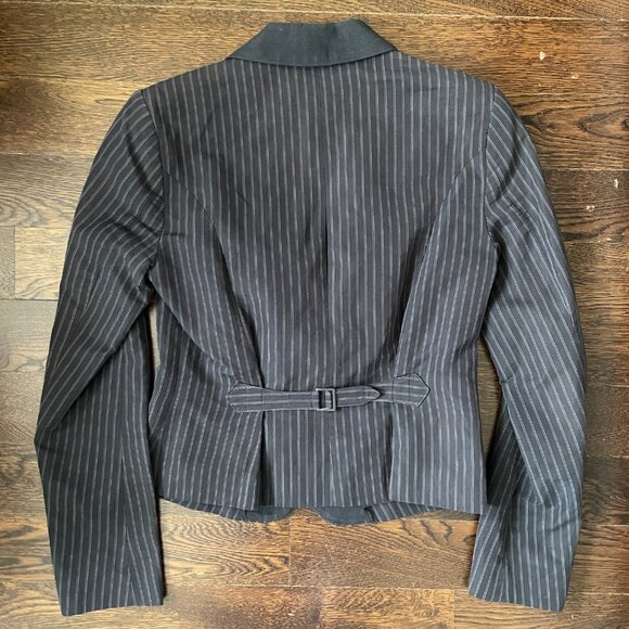 Tara Jarmon Navy Pinstripe Short Blazer-Size 36 (US 4) - Picture 4 of 9
